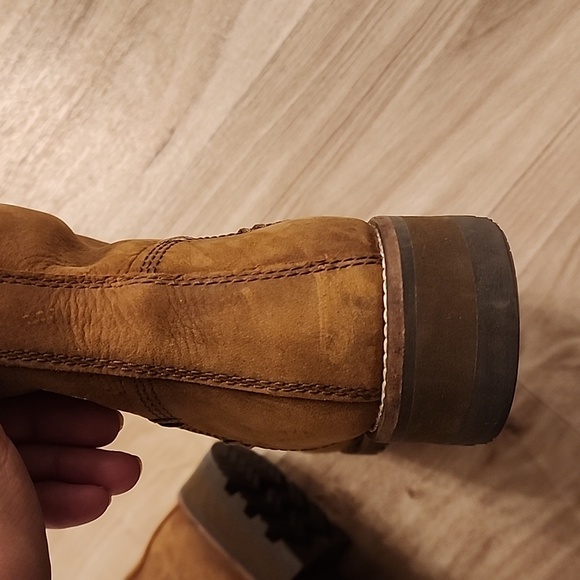 Boots - Picture 4 of 4